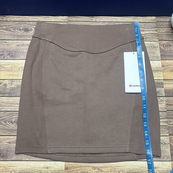 Lululemon Scuba High Rise Mini Skirt NWT Size Small (TPTC) LW8ALSS - Picture 10 of 16
